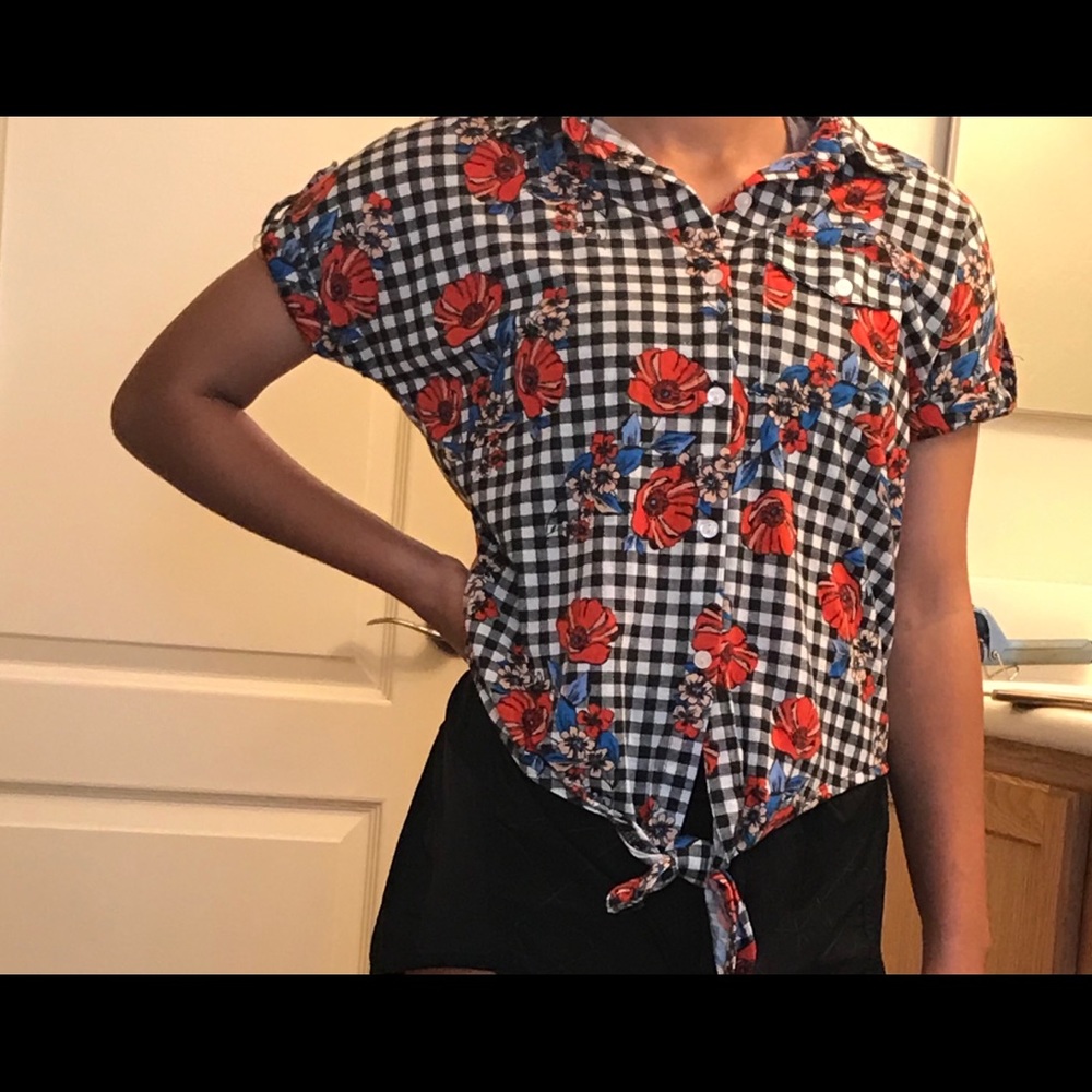 Barack and white button up